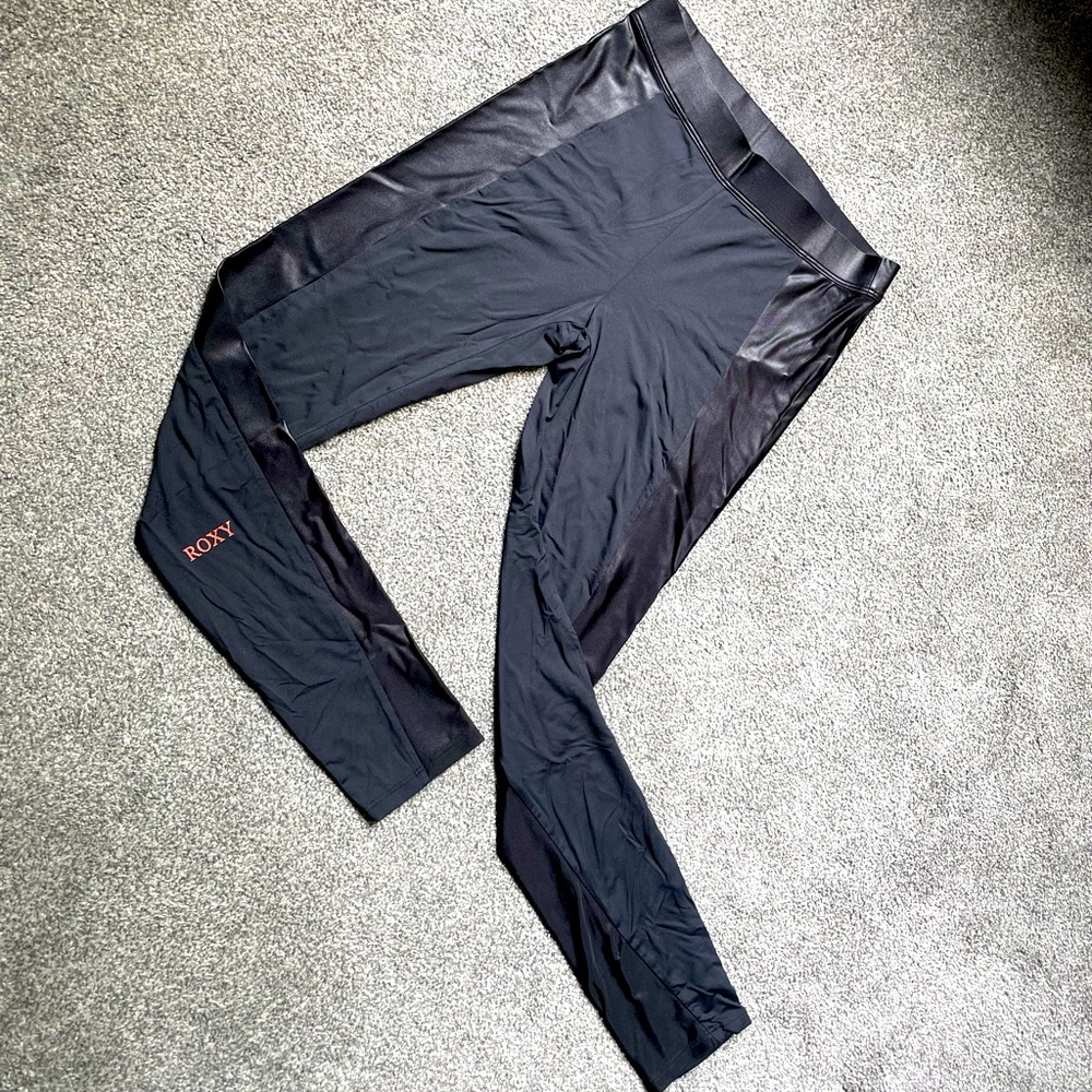 Small Roxy shiny pleather striped legging